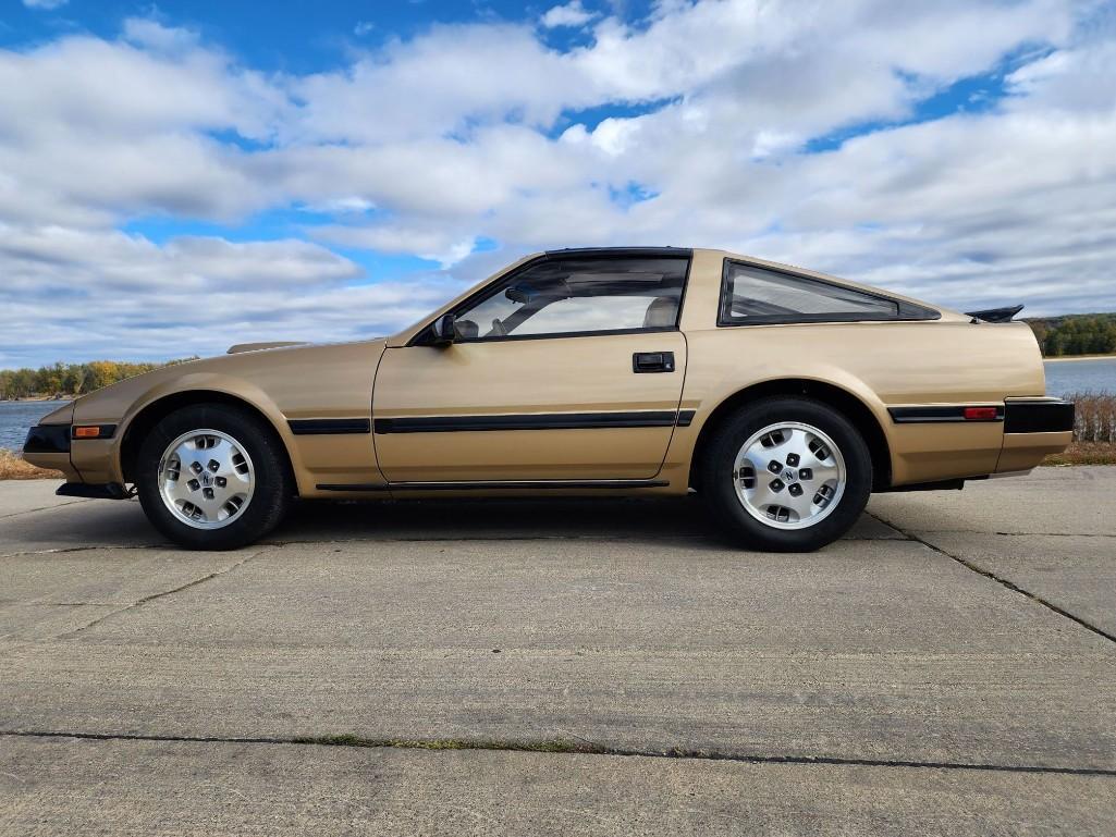 1985 nissan 300zx gold