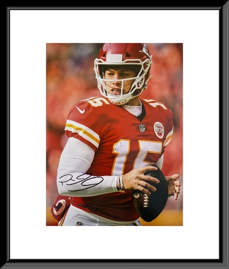 Kansas City Chiefs Patrick Mahomes Signed Photo - Selling No Reserve!