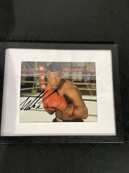 Mike Tyson signed photograph 8x10 - SELLING NO RESERVE!