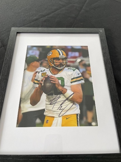 Green Bay Packers Aaron Rodgers signed photo. 8x10 inches- SELLING NO RESERVE!