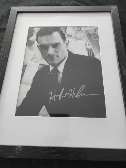 Hugh Hefner signed autograph 8x10- SELLING NO RESERVE!