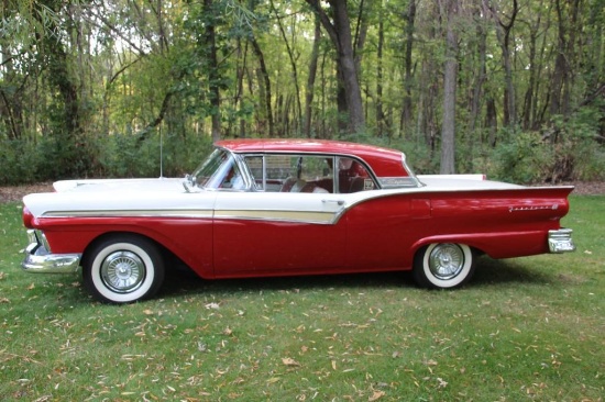 1957 Ford Skyliner