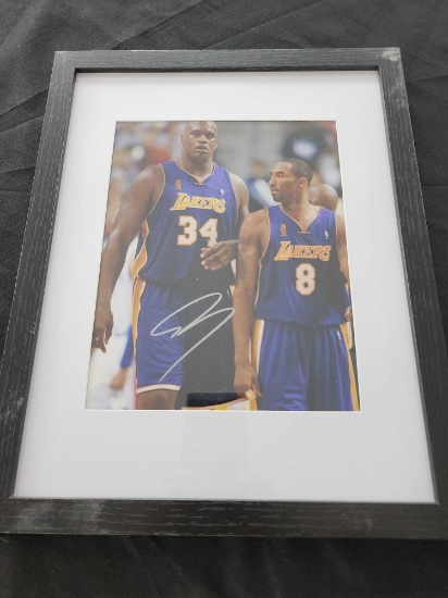 LA Lakers Shaquille O'Neal signed photo. 8x10 inches - SELLING NO RESERVE!