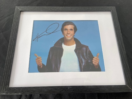 Happy Days signed photo autographed by Henry Winkler. 8x10 inches - SELLING NO RESERVE!