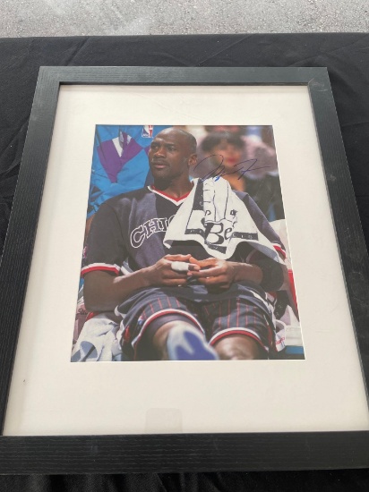 Michael Jordan Chicago Bulls 1998 autographed calendar page. 12x16 inches. GFA Authenticated -