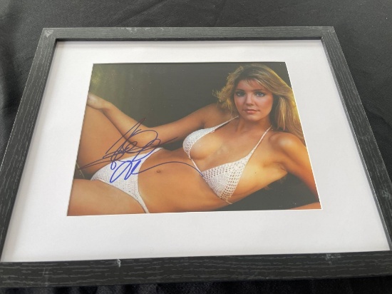 Heather Locklear signed photo. 8x10 inches - SELLING NO RESERVE!