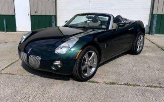 2007 Pontiac Solstice Convertible - SELLING NO RESERVE!
