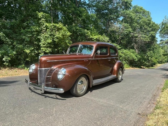 1940 Ford Sedan 2DR