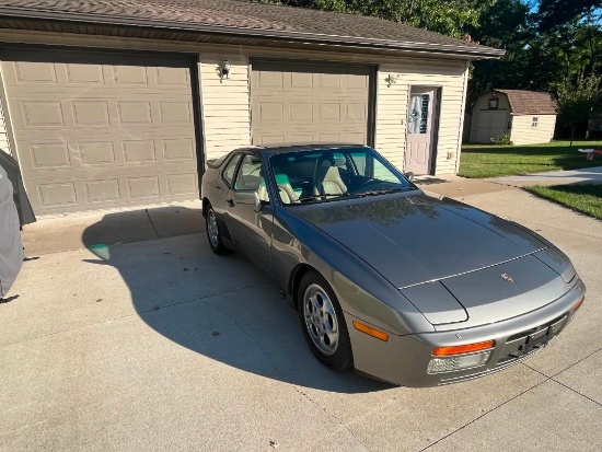 1987 Porsche 944 Turbo