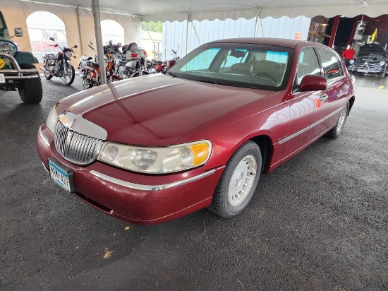 1999 Lincoln Town Car