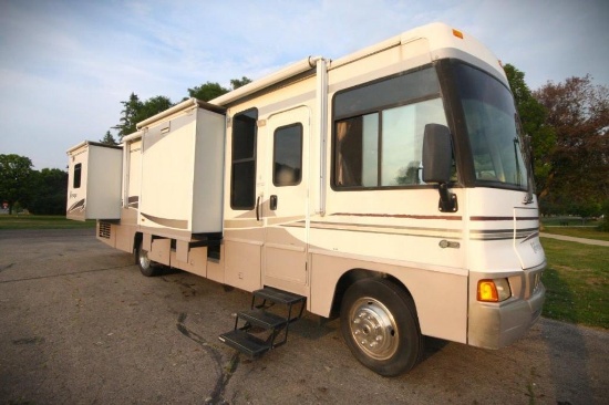 2006 Winnebago Voyage 35-A Motorhome