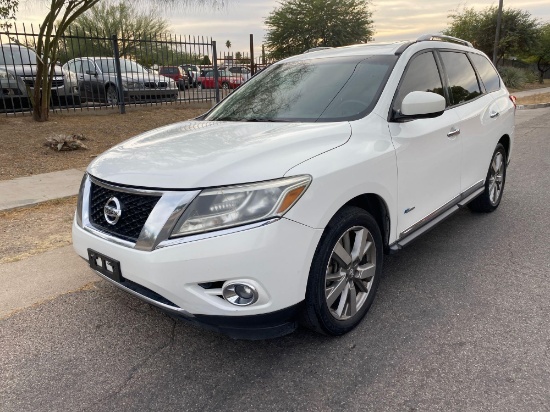 2014 Nissan Pathfinder Hybrid