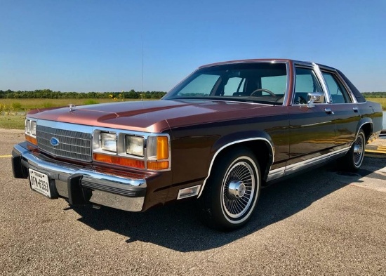 1990 Ford LTD Crown Victoria LX