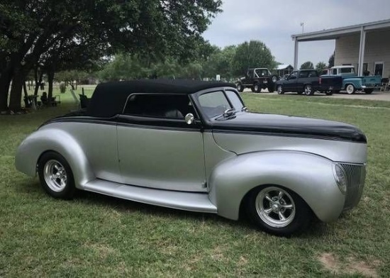 1939 Ford Deluxe Custom
