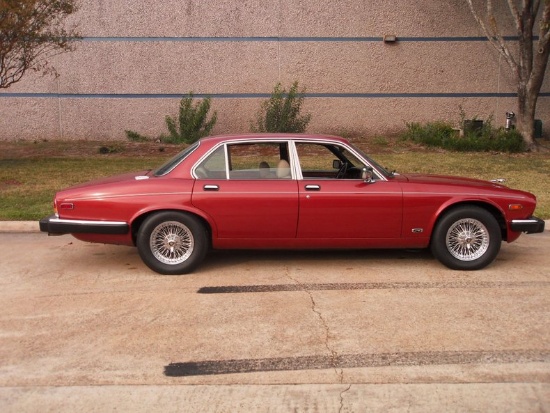 1985 Jaguar XJ6 Vanden Plas