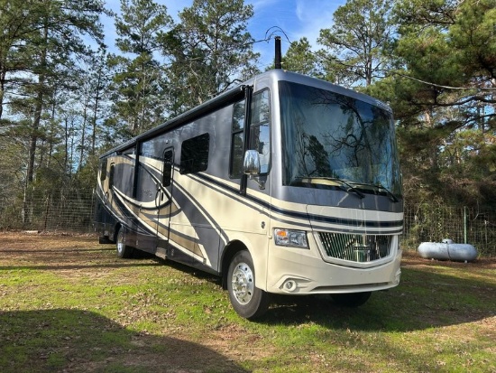 2020 Newmar Canyon Star 3927 Motorhome