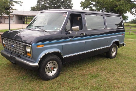 1991 Ford Econoline E150 Club Wagon XLT