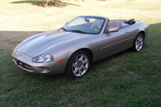 2000 Jaguar XK8