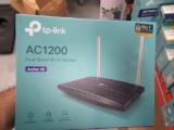 TP-LINK DUAL BAND WI-FI ROUTER