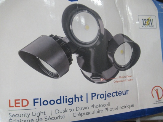 LITHONIA LIGHTING DUSK-TO-DAWN FLOODLIGHT