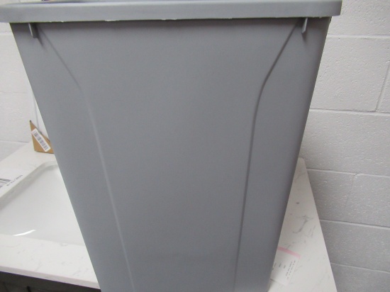 SIMPLY PUT PLASTIC TRASH CAN