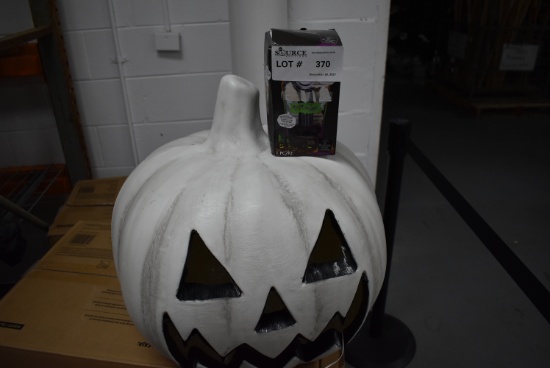 HALLOWEEN DECORATIONS