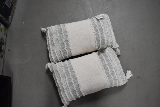 ACCENT PILLOWS