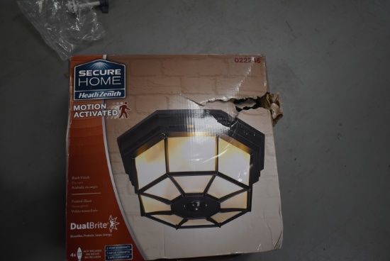 HEATHZENITH MOTION ACTIVATED LIGHT