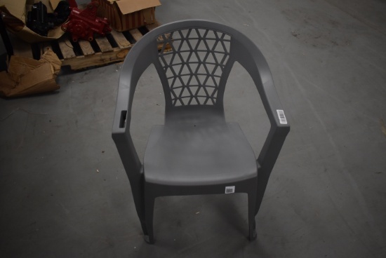 PLASTIC LAWN CHAIR