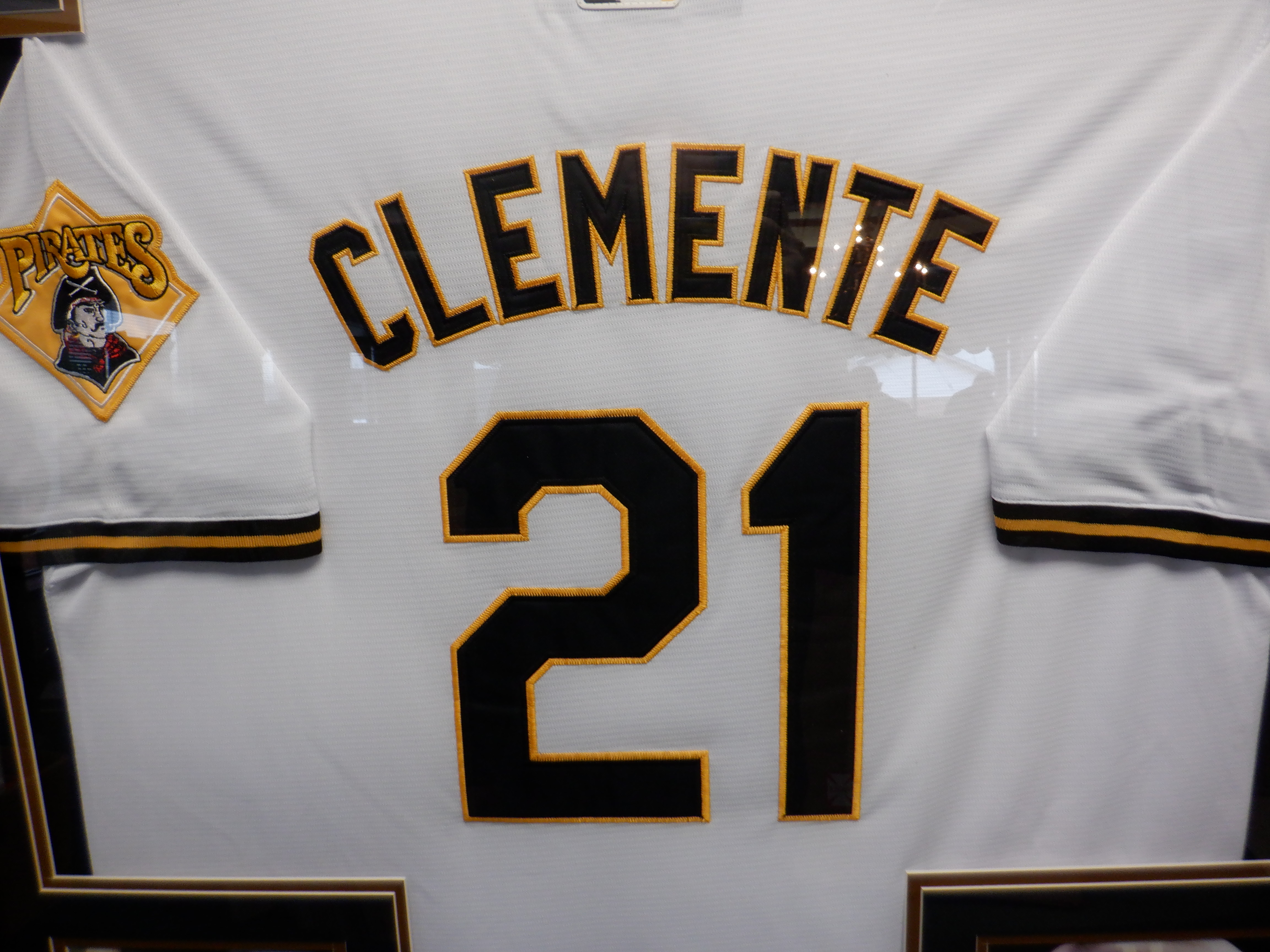 Roberto Clemente Framed Pittsburgh Pirates Jersey 