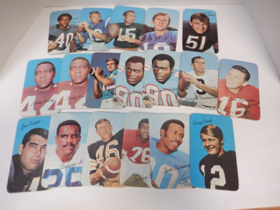 LOT OF 18 1970 TOPPS FOOTBALL SUPERS