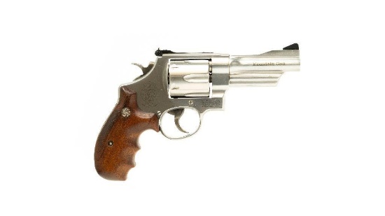 *Smith & Wesson 629-5 Revolver