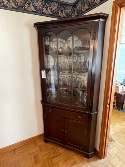 Corner Hutch ( without contents)