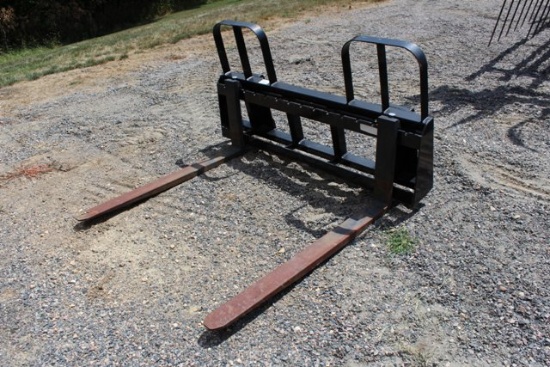 WALK THRU QUICK TATCH PALLET FORKS