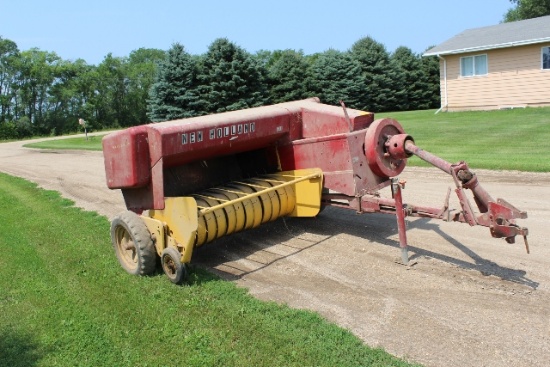 NH 271 SMALL SQUARE BALER