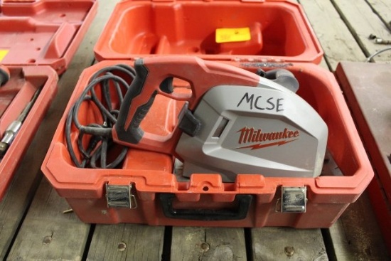 MILWAKEE 8" METAL CUTTING SAW WITH CASE
