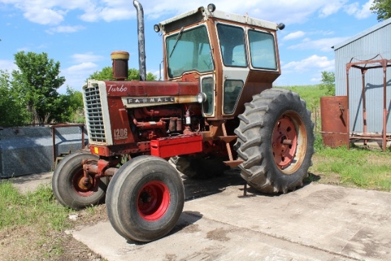 FARMALL 1206 TURBO DIESEL, YEAR-AROUND QT1 CAB,