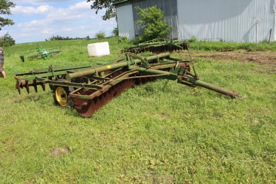 JOHN DEERE 20' TANDEM DISC, MANUAL FOLD WINGS,