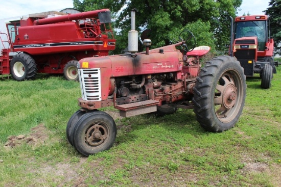 FARMALL 350 TRACTOR, GAS, NF, LIVE HYD,