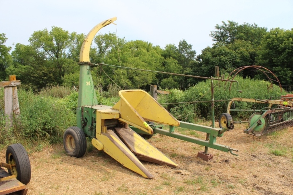 JOHN DEERE 34 SILAGE CHOPPER, 1R CORN HEAD, ALWAYS Farm Machinery