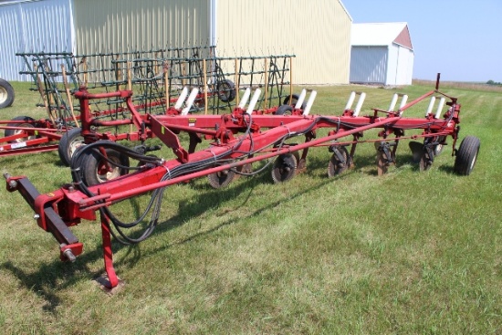 IH 720 6-18'S ON LAND PLOW WITH COULTERS