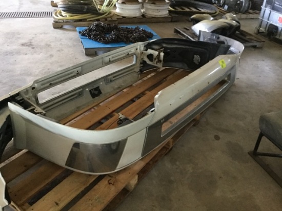 VOLVO BUMPER, 2004+ 2004+, USED TAKE OFFS, NO CRACKS