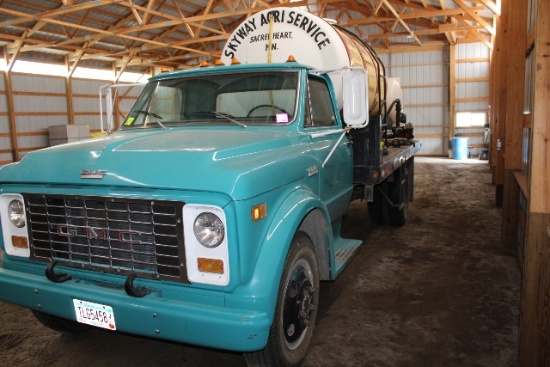 ***1971 GMC 5500 SINGLE AXLE FLATBED TRUCK, 16'