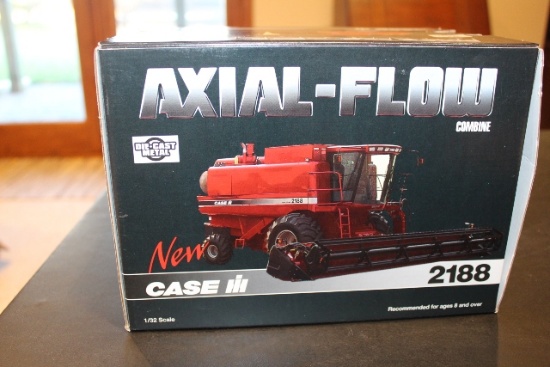 1/32 CASE IH 2188 AXIAL-FLOW TOY COMBINE,