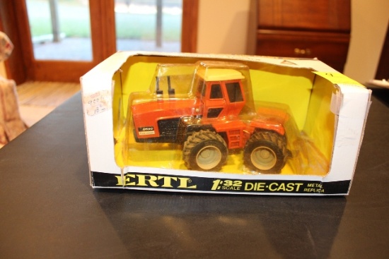 1/32 AC 8550 4WD TOY TRACTOR, BOX HAS DAMAGE,