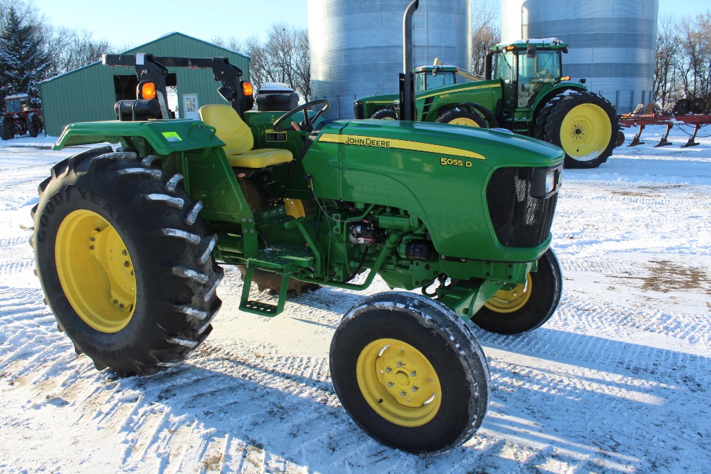2013 JOHN DEERE 5055D 2WD TRACTOR, 530 HRS, 3PT
