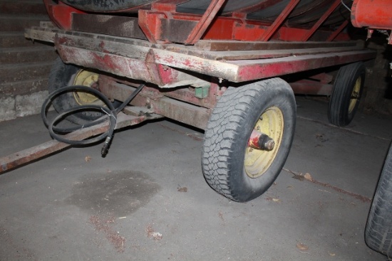 ROCK WAGON ON JD 4 WHEEL GEAR, HOIST, WOOD FLOOR