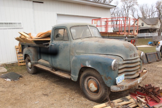 *** 1952 CHEVROLET PICKUP, 3 SPEED,