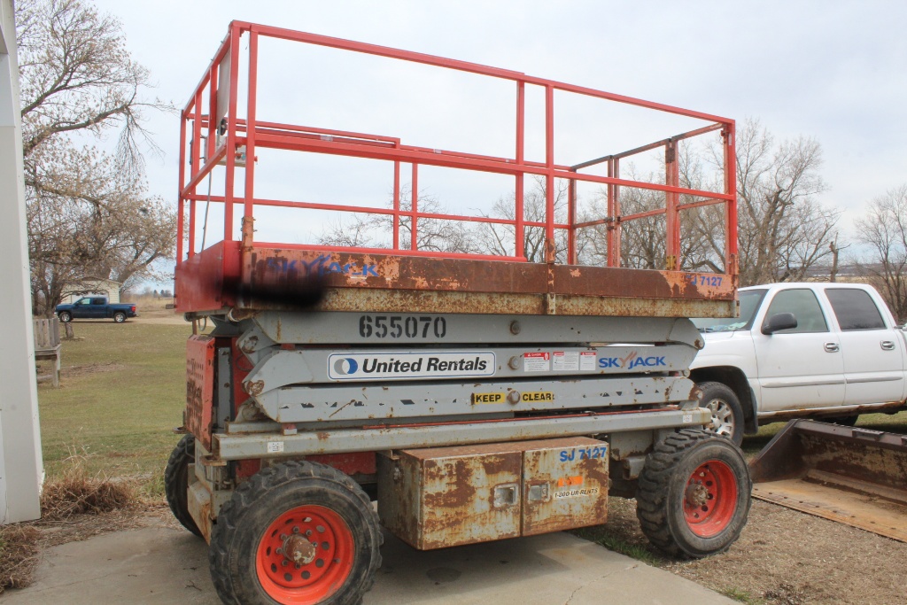 SKYJACK 7127 4 X 4 MOBILE WORK PLATFORM,