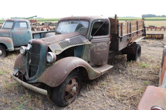 1936 FORD SINGLE AXLE TRUCK, 10' STEEL DUMP BOX,